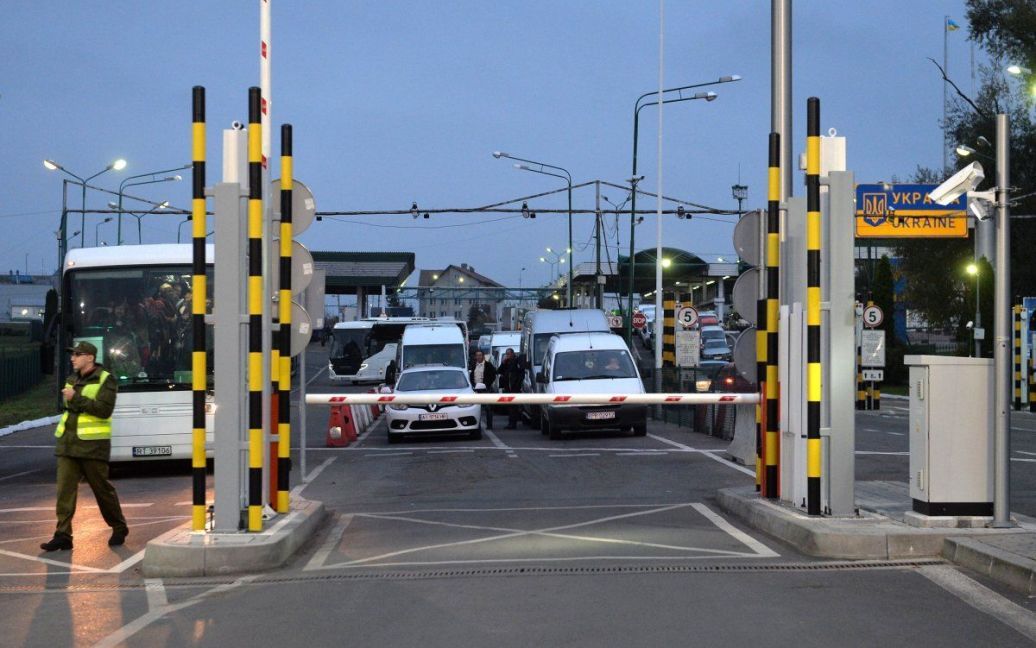 Польща заблокувала український кордон